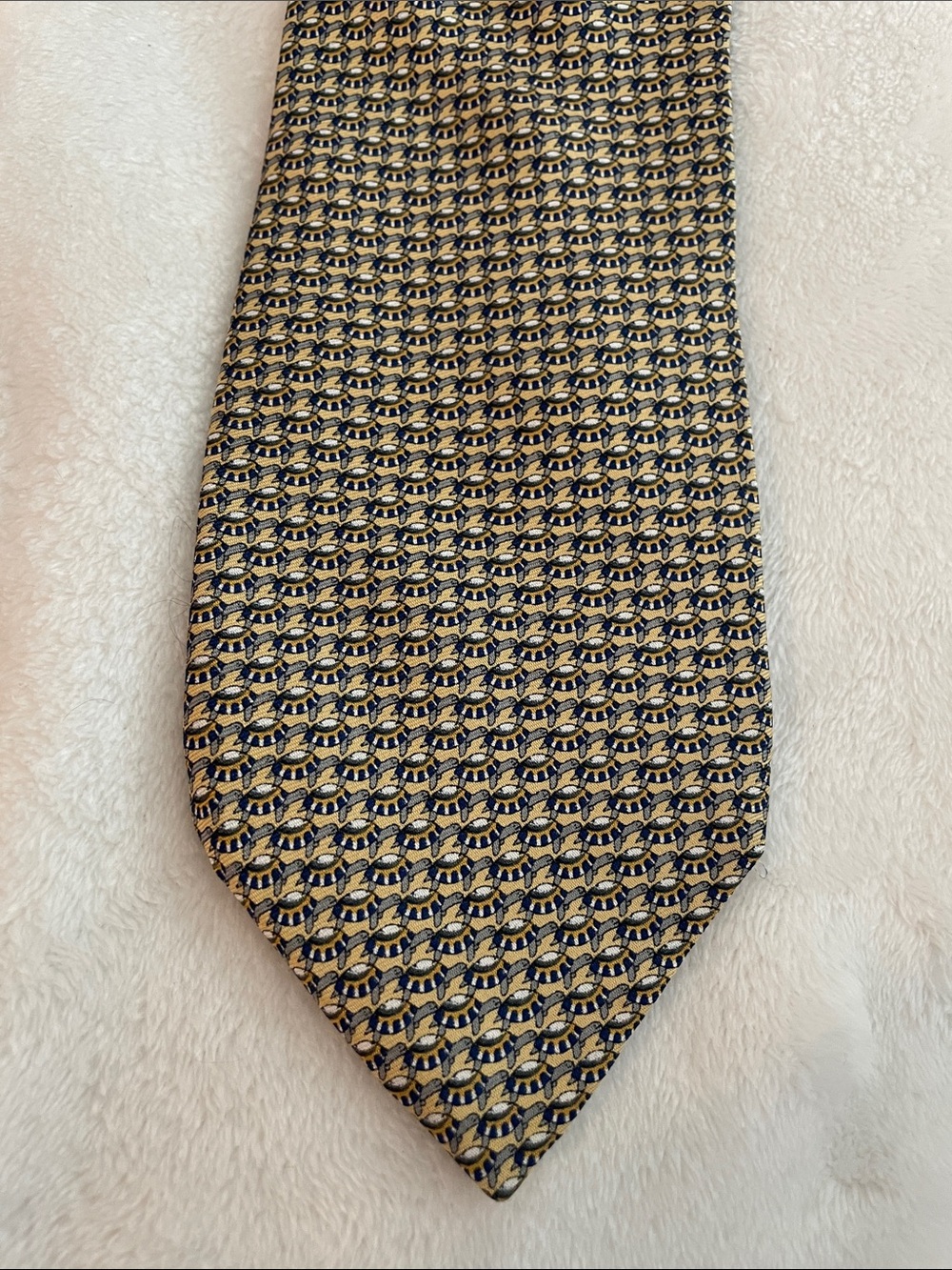 Brooks Basics Yellow Turtle Pattern Silk Tie 3.5"/61"